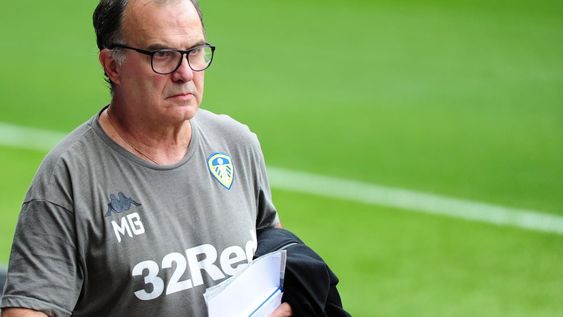 Si bien todavía no respondió la oferta de la dirigencia del Leeds, Bielsa ya está pensando en los refuerzos.