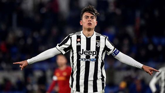 El cordobés Paulo Dybala convirtió un golazo, el 1-1 de una Juventus que terminó remontando y ganando a la Roma. (AP)