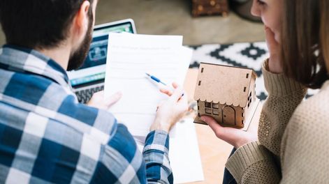 La ley alcanza a causas ya iniciadas, incluso aquellas que se encuentran en etapa de ejecución de sentencia.