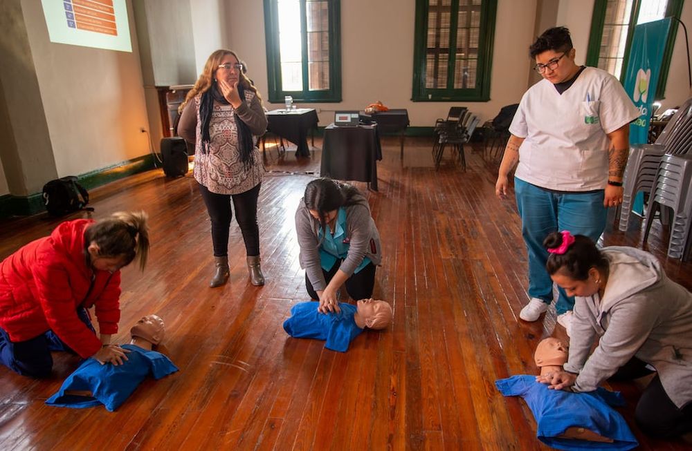 Personal médico de la Ciudad es capacitado en primeros auxilios de nivel intermedio