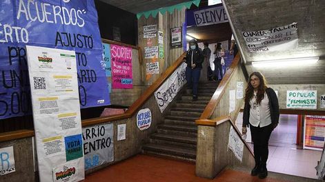 Los Andes | Facultad de Ciencias Políticas y Sociales de la U N Cuyo, donde hubo elecciones en una fuerte pelea por el decanatoFoto: José Gutierrez / Los Andes