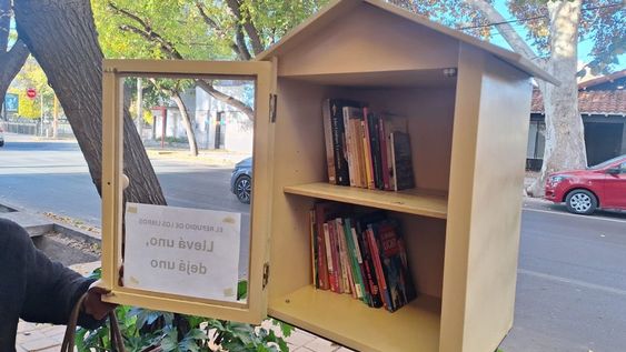 El Refugio de los Libros es un pequeño espacio de intercambio de libros gratuito.