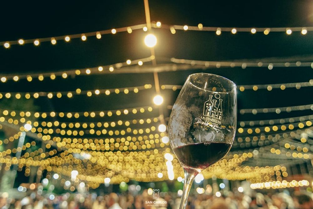 La Consulta, reconocido como Pueblo del Vino, impulsa un modelo turístico que integra producción, cultura y ambiente con eje en la comunidad local y la sostenibilidad.  