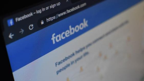 La recomendación de las autoridades policiales es no acordar compras o ventas con desconocidos por las redes sociales. Entre el viernes y anoche hubo cinco asaltos, con seis víctimas que habían pactado el encuentro con el supuesto comprador o vendedor.