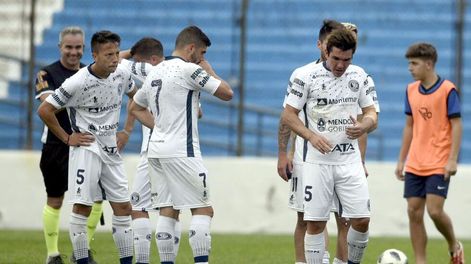 El Azul perdió el invicto y la punta