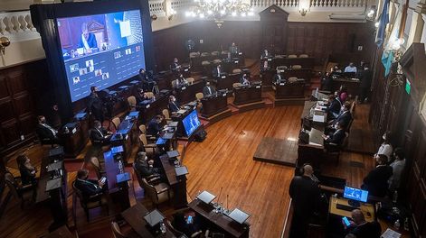 Los Andes | Se trata de dirigentes con larga trayectoria, referentes de las principales fuerzas y autoridades parlamentarias que aún no se sabe qué pasará con sus carreras. / Foto: Ignacio Blanco / Los Andes