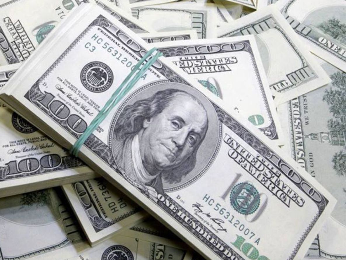 El dólar minorista para la venta subió $10 respecto al cierre de ayer.