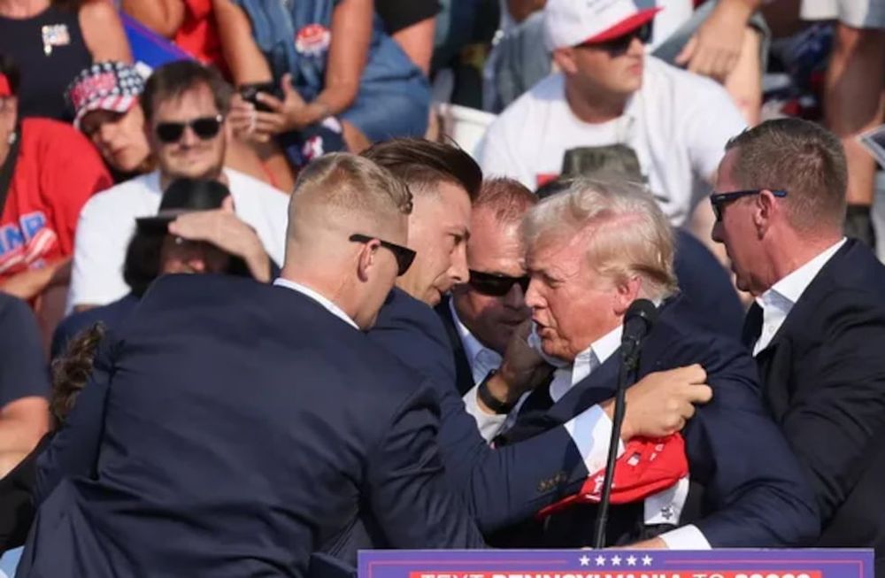 Donald Trump fue atacado en Pensilvania mientras brindaba un acto de campaña.