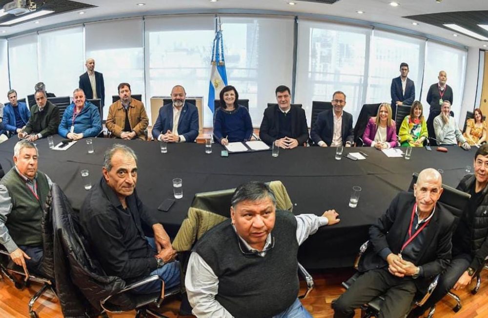 Jerárquicos del Petróleo de Cuyo acordaron una reducción del impuesto a las ganancias