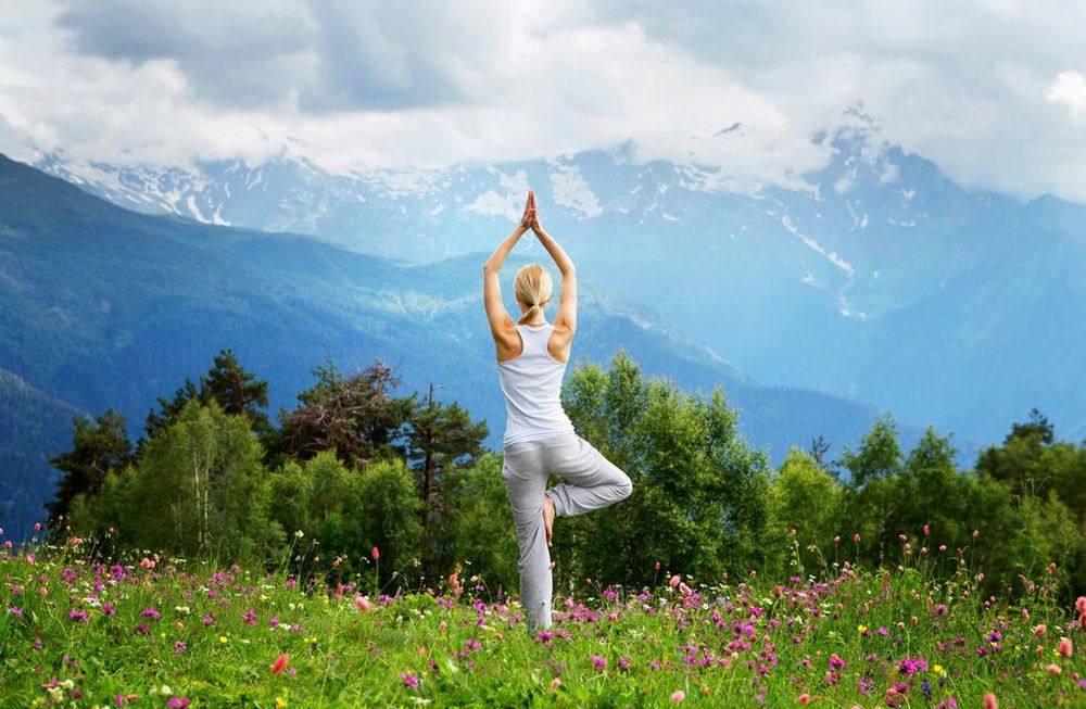 ¡Yoga en casa! Postura del árbol, el equilibrio perfecto