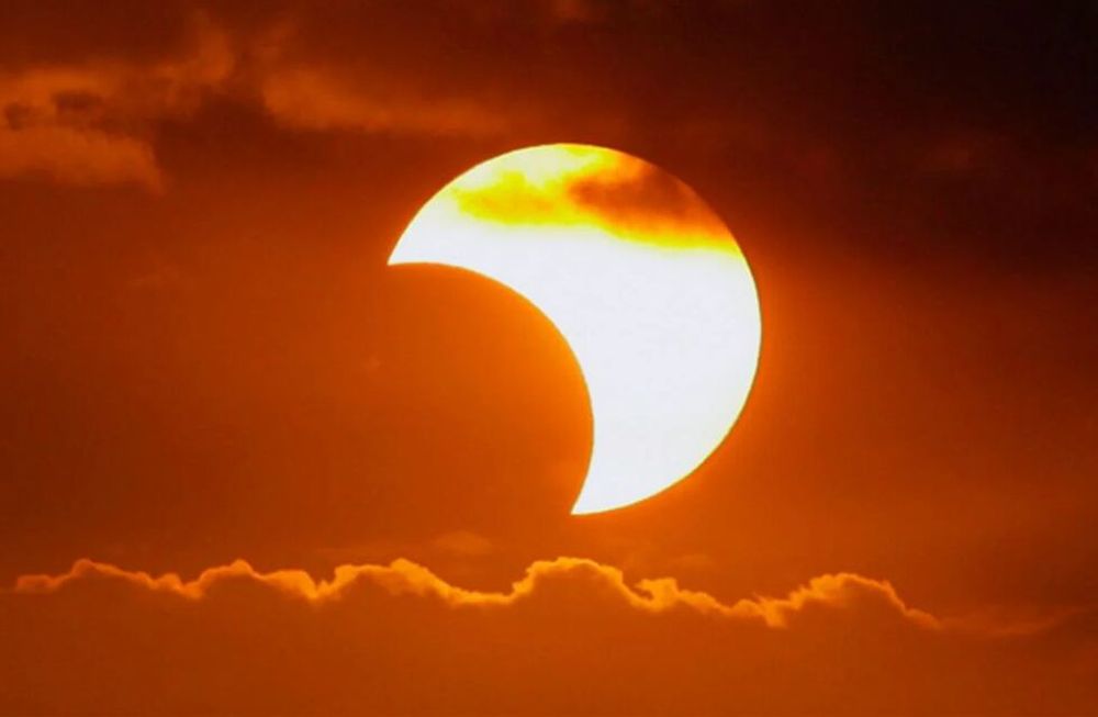 En Mendoza, el eclipse parcial se verá en el atardecer: se iniciará a las 17.36 y alcanzará el máximo a las 18.38. Finalizará a las 18.54.