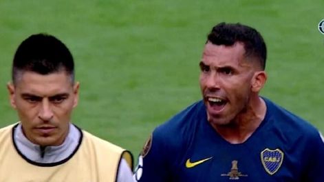 El reto de Carlos Tévez a sus compañeros: ¡Con la cabeza arriba, la c... de tu madre!