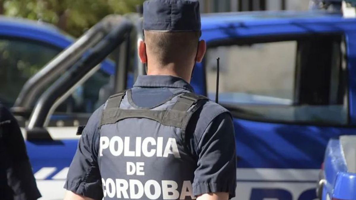 El Gobierno de Córdoba cobrará a los padres los operativos por amenazas en las escuelas