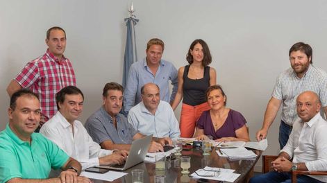 Jóvenes empresarios comparten sus experiencias en paneles organizados por ADERPE.