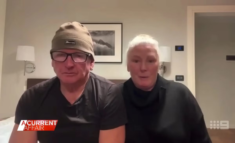 La pareja australiana compartió cómo vivió el inesperado incidente aéreo. Captura: A Current Affair