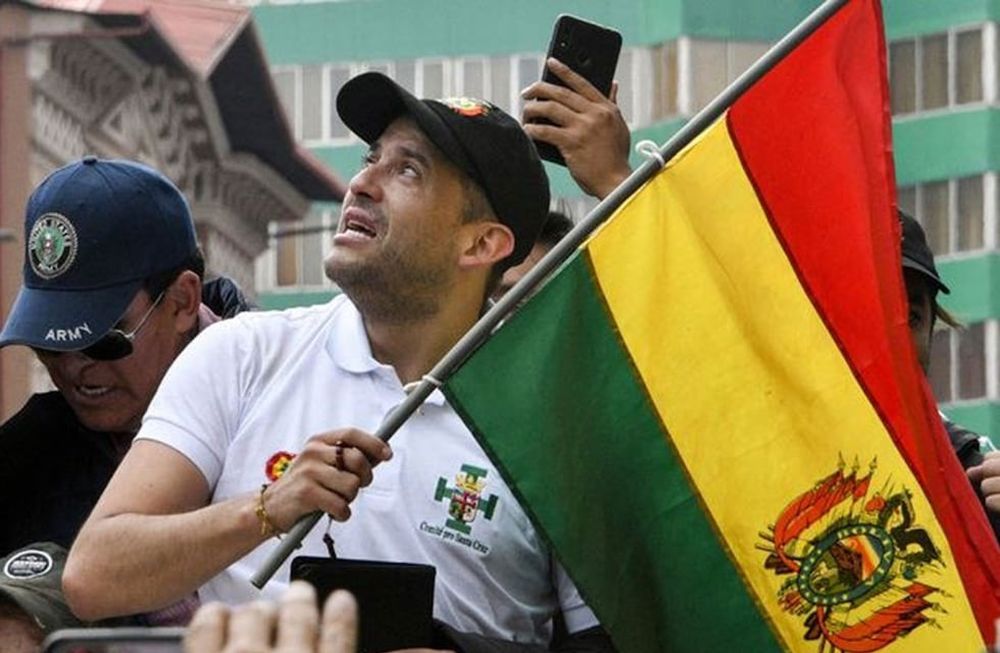 Luis Fernando Camacho, el líder cívico que más relevancia tuvo durante los incidentes que derivaron en la caída del gobierno de Evo Morales y que luego se convirtió en gobernador, continúa detenido por la investigación llamada Golpe de Estado I.