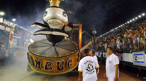 Brasil: una carroza de carnaval se incendió y murieron cuatro personas