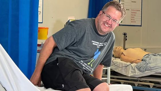 Neil Hopper, un cirujano que utilizó hielo seco para amputarse las piernas por debajo de la rodilla y&nbsp;cobrar un seguro por más de 590 mil dólares.&nbsp;