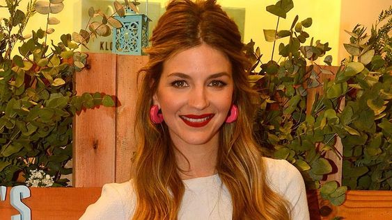 Marcela Kloosterboer enamoró al mostrarse con su look preferido de cuarentena: polera y borcegos