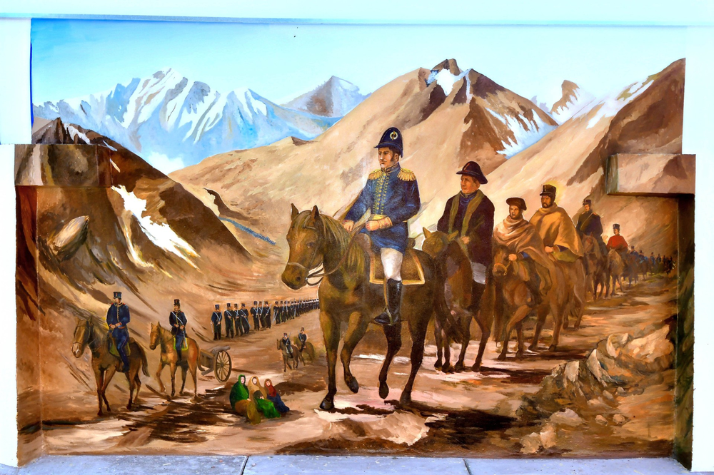 Arte en una finca: un mural de 70 metros evoca la campaña libertadora