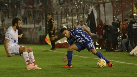 Godoy Cruz perdió ante Huracán y perdió su chance de acercarse a los de arriba