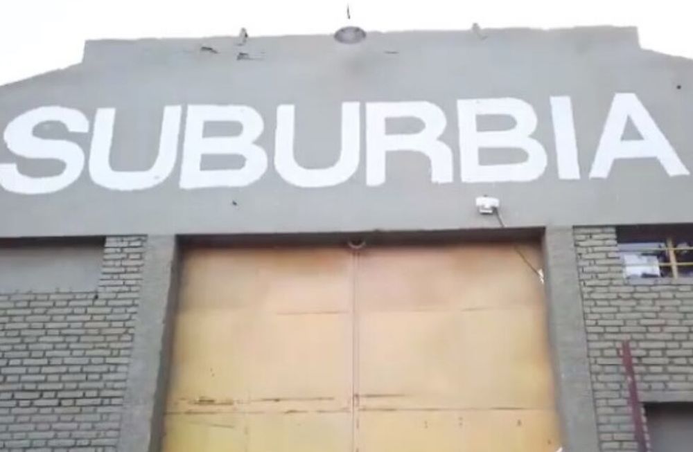 Una discusión entre dos jóvenes casi termina en tragedia en un boliche de Godoy Cruz. Foto: Instagram @barsuburbia