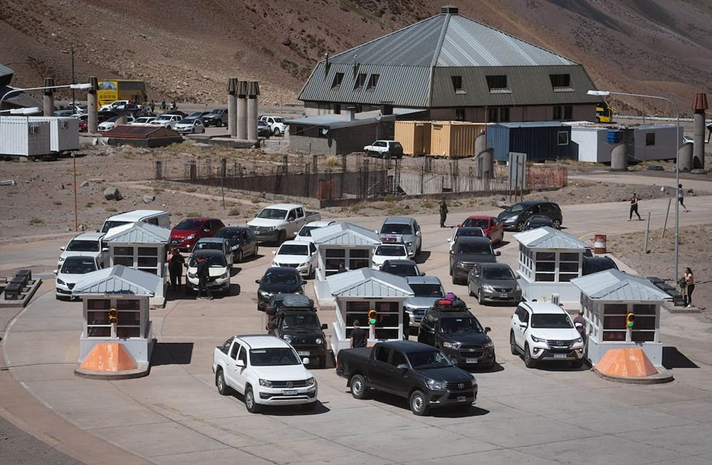 Control Integrado Horcones, Migraciones Aduana y AfipMendocino vuelven de Chile después del feriado largo de Carnaval.