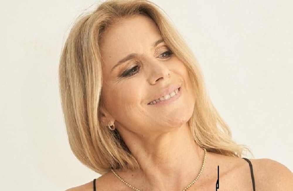 Flavia Palmiero subió las temperaturas en traje de baño.