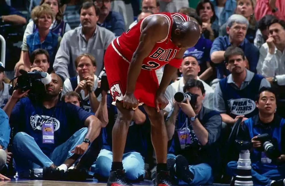 Michael Jordan jugó una final en 1997 con las zapatillas que fueron subastadas por un monto millonario.