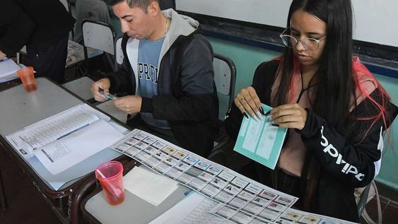 Elecciones PASO en 7 departamentos de la provincia de Mendoza y muchos votos en blanco para la categoría de concejales. Foto: José Gutierrez / Los Andes