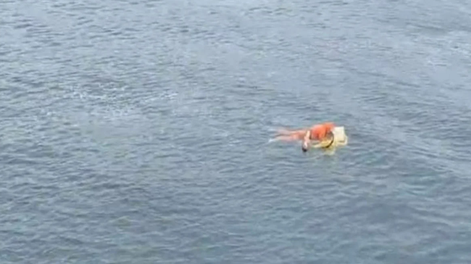 Los Andes | Un pescador sobrevivió a un naufragio en Brasil tras pasar horas flotando en el mar.