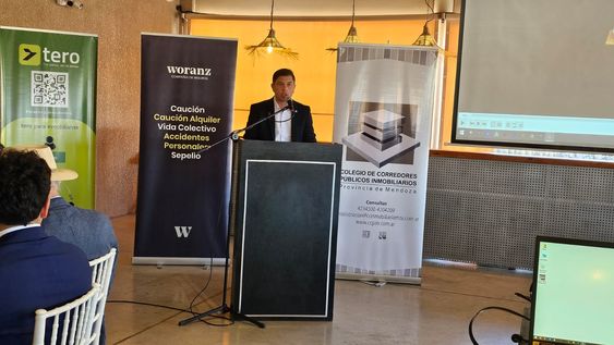 Silvio Gigli presidente del Colegio de Corredores Inmobiliarios de Mendoza durante el almuerzo de la entidad.