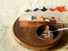 Stefano Busonero es un pintor autodidacta italiano conocido internacionalmente como el Maestro de lo infinitesimal debido a su asombrosa habilidad en la micro-pintura.