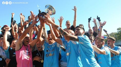 Defensor Unidos de Zárate se consagró campeón de la Primera B Metropolitana, ascendió a la Primera Nacional y jugará ante Godoy Cruz por la Copa Argentina / Prensa CADU.