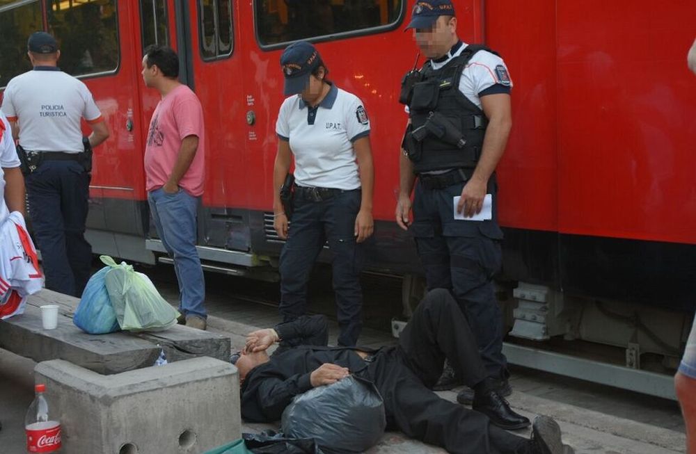 Una dupla del metrotranvía golpeó a un hombre en Ciudad