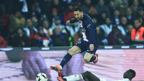 Lionel Messi en el partido de PSG ante Lyon. (AP)