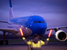 Los controladores aéreos levantaron el paro del jueves, pero ratificaron el del sábado.
