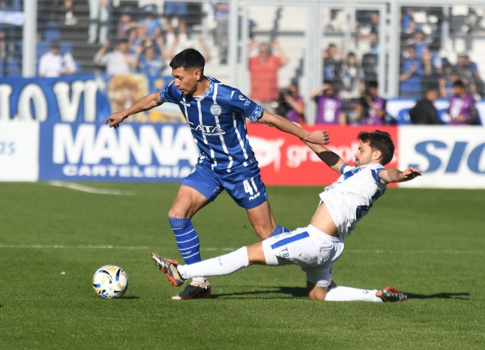 Por la 6ta. fecha de la zona B del Torneo Clausura, Godoy Cruz recibe a Vélez en el estadio Feliciano Gambarte.&nbsp;