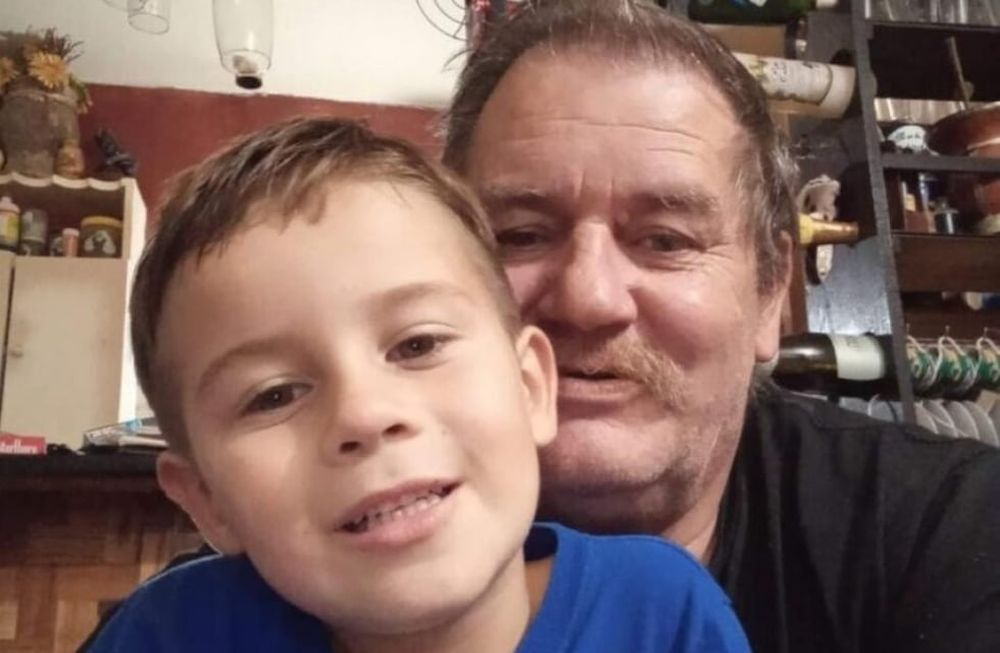 Un muñeco con la voz de Lucio Dupuy, el conmovedor regalo que le hicieron a su abuelo