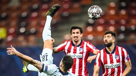 Con un golazo de chilena de Giroud, Chelsea derrotó al Atlético de Madrid por la Champions League. / Gentileza.