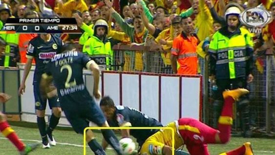 Video: por esta terrible patada sancionaron con seis fechas a Paolo Goltz