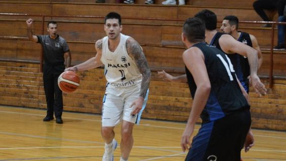 Matías Sandes aportó 12 puntos, pero en el tercer cuarto abandonó el campo de juego por una falta técnica y una falta antideportiva. / Gentileza: Prensa FBPM.