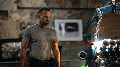 “Bala perdida”: el “Rápidos y furiosos” de poco presupuesto de Netflix