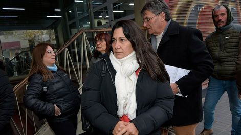 Los Andes | La titular del SUTE, Carina Sedano ingresa para tratamiento de la nueva oferta de aumento en los salarios docentes. Foto:  Orlando Pelichotti