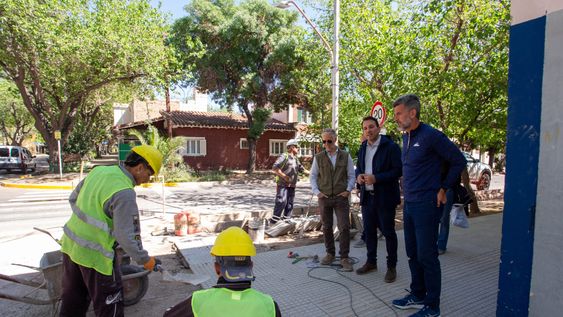 la ciudad renueva mas de 9500 m² de veredas en establecimientos educativos