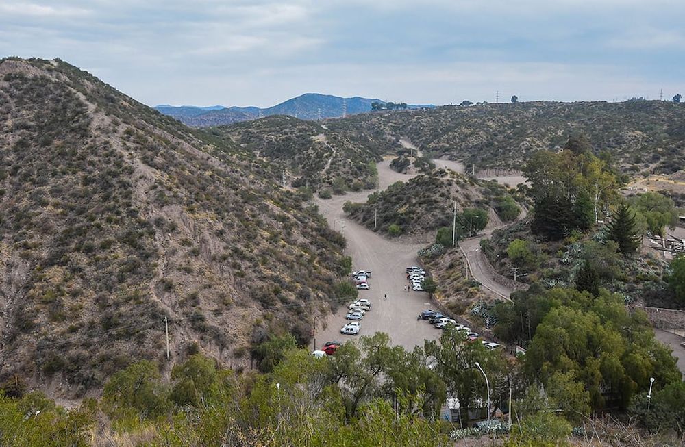 El Parque Deportivo de Montaña es un sector natural de la Ciudad de Mendoza donde se  pueden realizar diferentes actividades deportivas