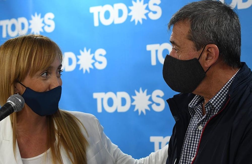 Elecciones Legislativas PASO 2021.Anabel Fernández Sagasti y Adolfo Bermejo pre candidatos por el Frente de Todos brindaron una conferencia de prensa en la sede del Partido Justicialista.