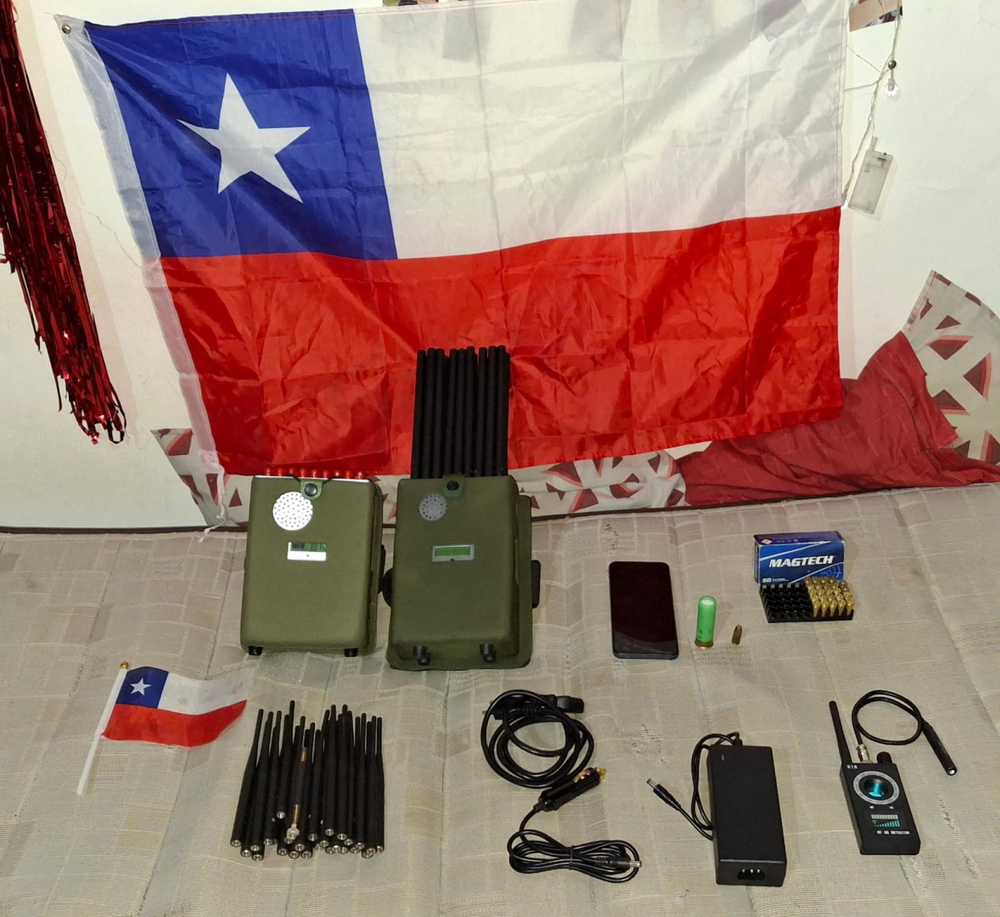 Operativo en Mendoza: secuestran cannabis, municiones y documentos extranjeros.