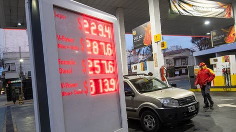 Shell aumentó sus combustibles este fin de semana, con porcentajes equivalentes a los de sus competidores. Foto: Ignacio Blanco / Los Andes.