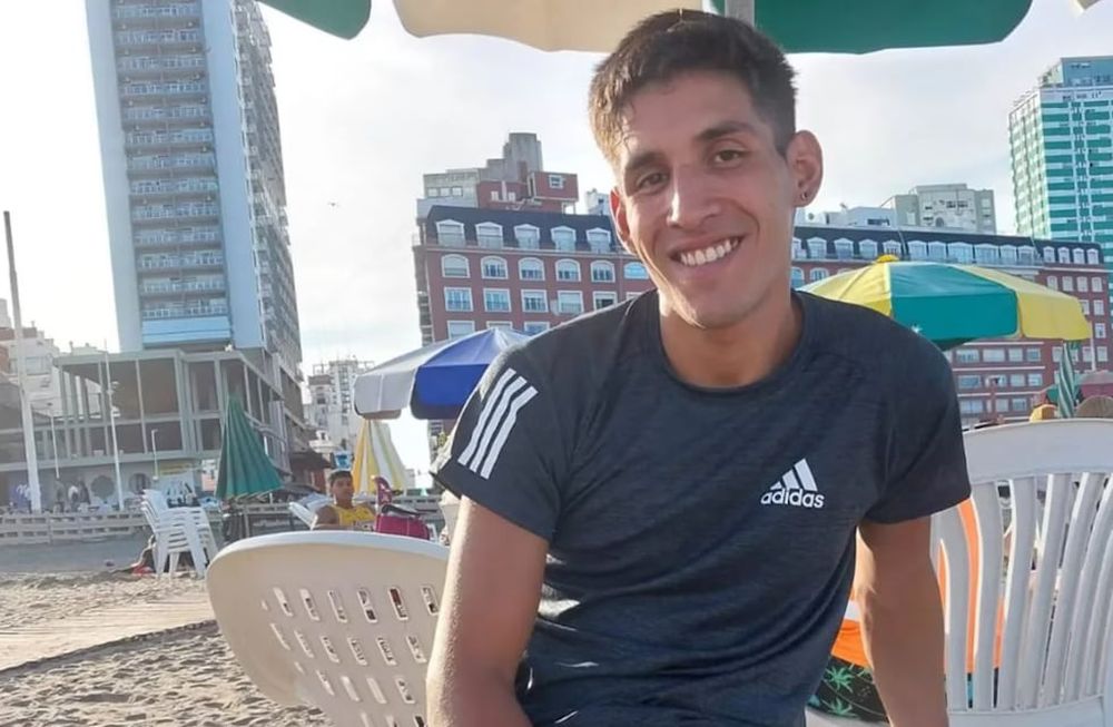 El joven sueña con tener un trabajo estable y estudiar Administración de Empresas. Gentileza: TN.